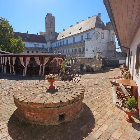 Zámecký penzion Rotunda Břeclav Esterno foto