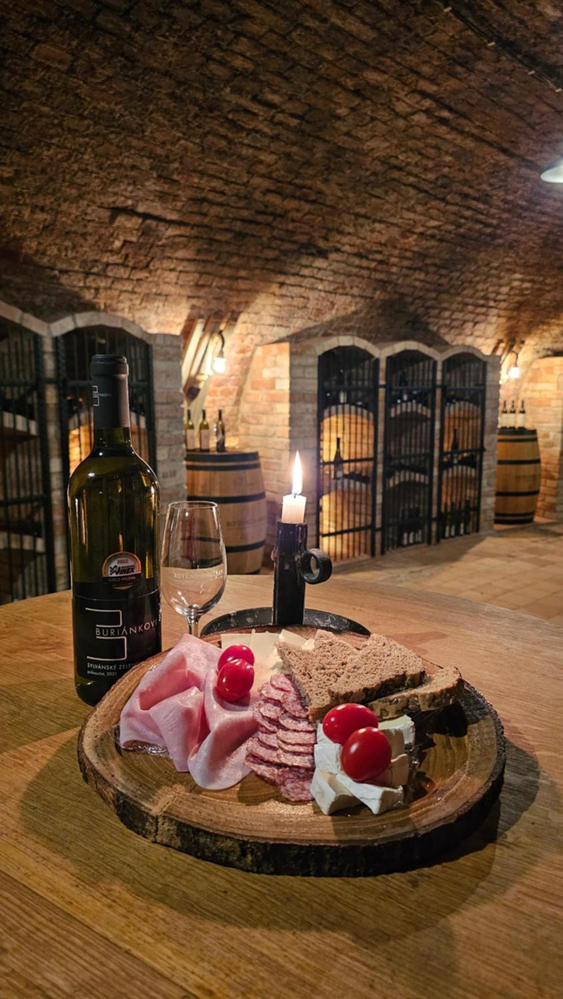 Zámecký penzion Rotunda Břeclav Esterno foto