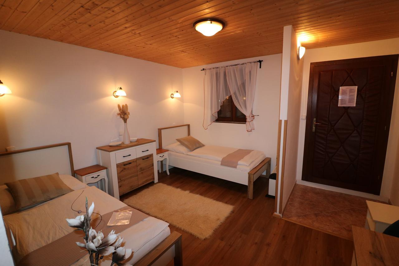 Zámecký penzion Rotunda Břeclav Esterno foto